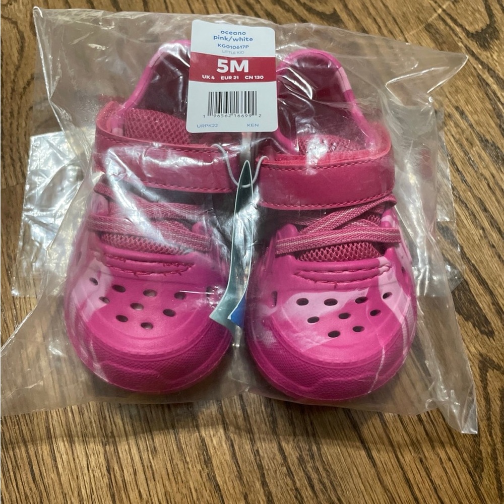NWT- Toddler Stride Rite croc tennis shoes size 5M